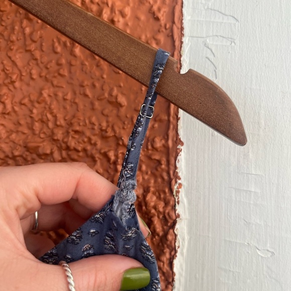 GAP Size Large Cami Dress Fit & Flare V-neck Blue Floral Smocked Back FLAWED - Picture 3 of 7